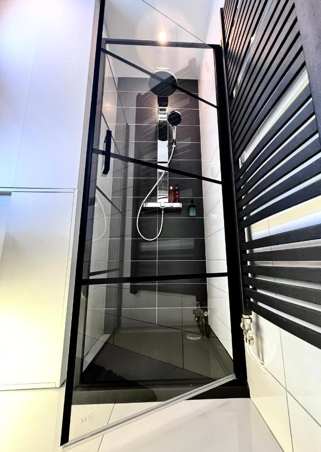 Suiteangel - Luxury Design Condo With Free Garage Budapest Esterno foto